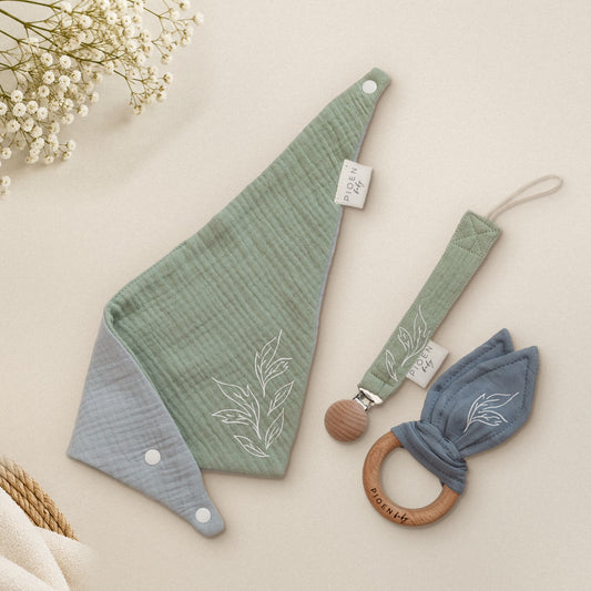 Reversible Triangle Boy Bib Set – 3 Piece